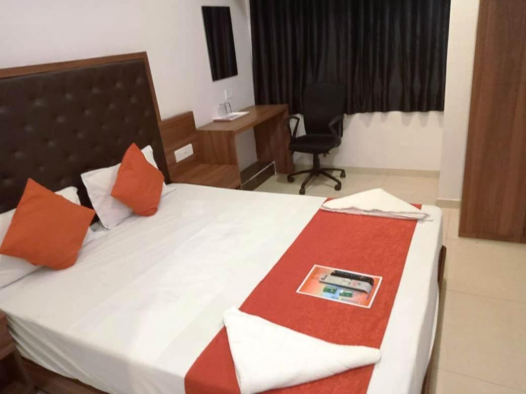 Sai Deep Lodging Navi Mumbai Exteriör bild